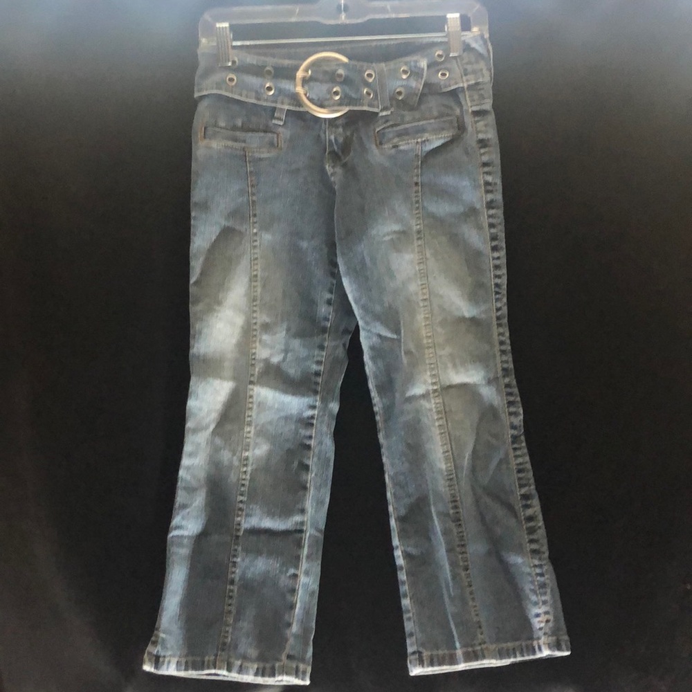 Light wash blue capris